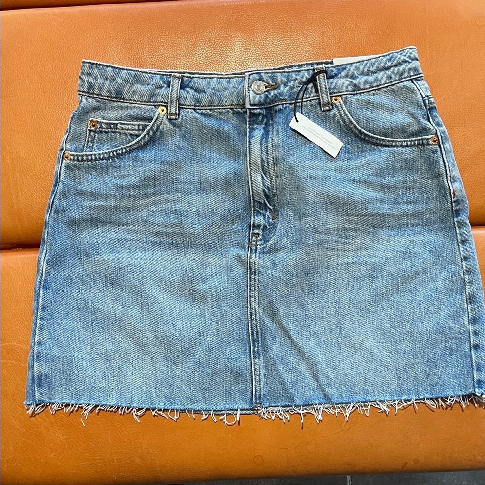 Denim skirt (Brand New)